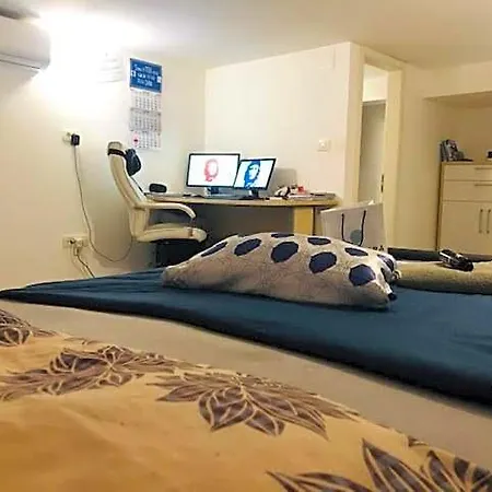Ot Hostel *